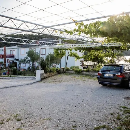 Guest house Marija 3*