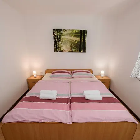 Guest house Marija 3*